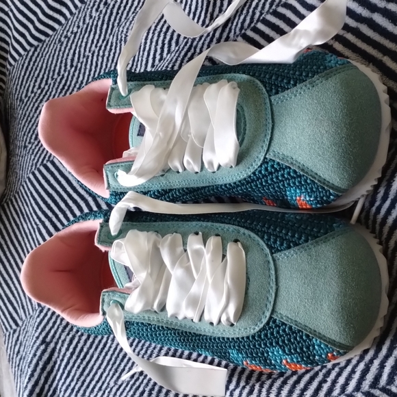 NWT! 85$ Free People Knit Sneakers - Picture 6 of 9